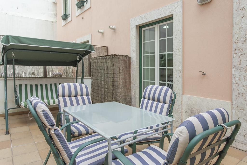 Bairrus Lisbon Apartments - Alfama II Room photo