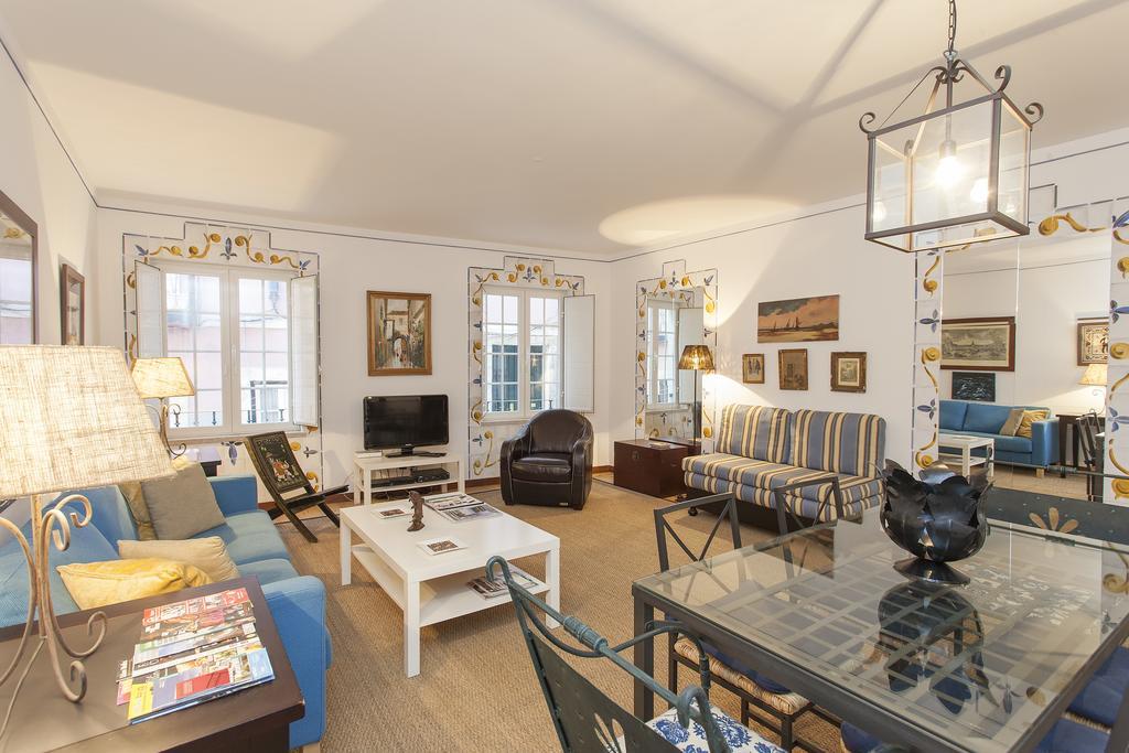 Bairrus Lisbon Apartments - Alfama II Room photo
