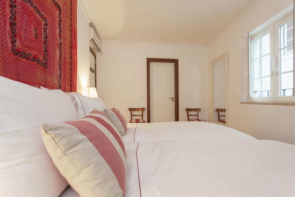 Bairrus Lisbon Apartments - Alfama II Room photo